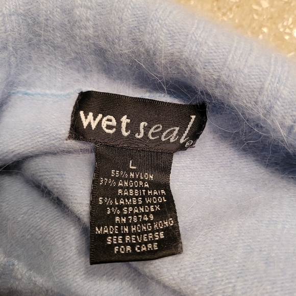 Light blue rabbit hair weater wet seal - Picture 3 of 4